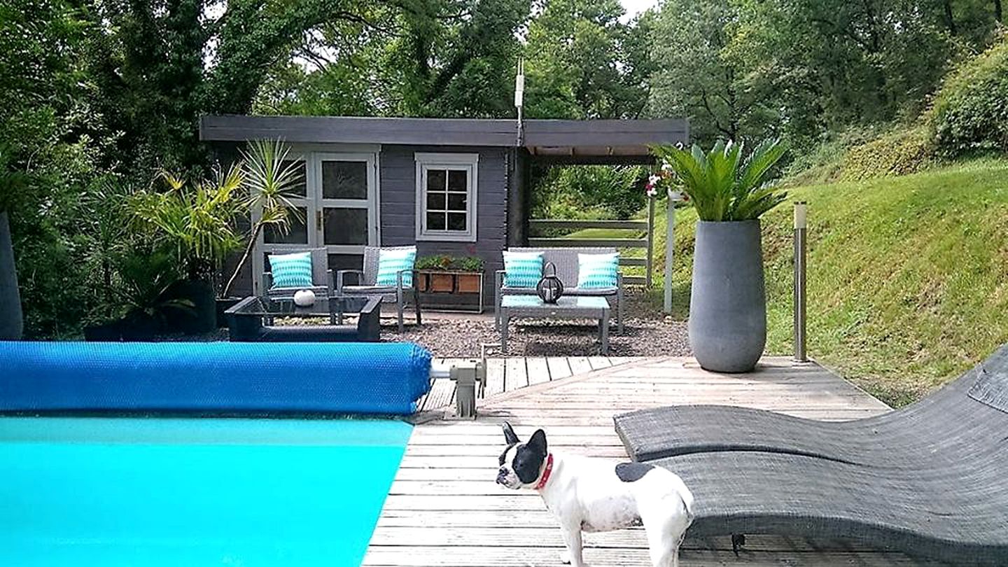 Charming Vacation Rental with a Shared Pool near Biarritz, South-West France