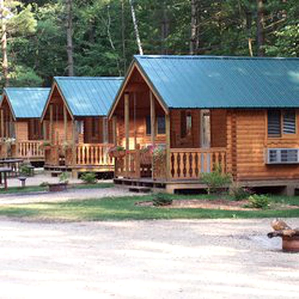 Baraboo Cabin for Exploring Fun Lake Delton Activities