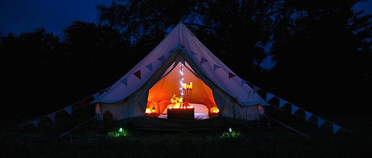 Bell Tents (Salisbury, England, United Kingdom)