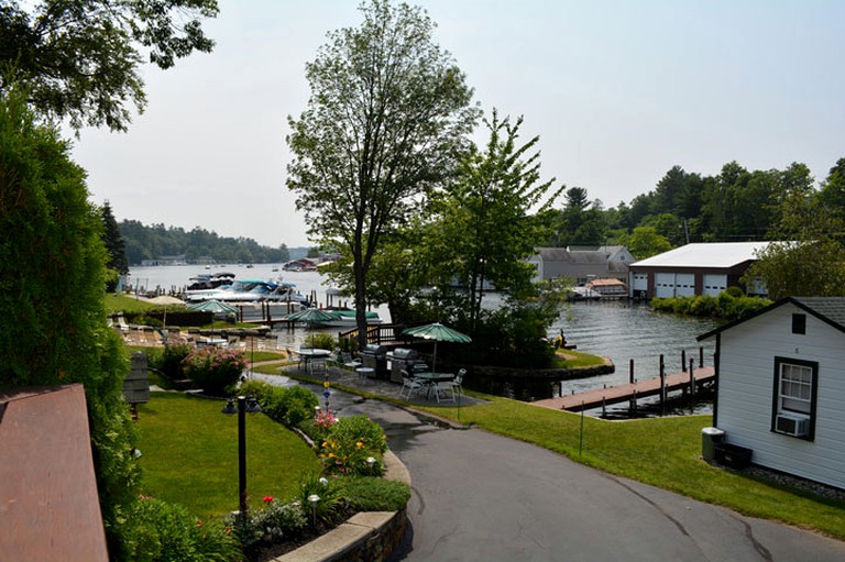 Cottages (Weirs Beach, New Hampshire, United States)