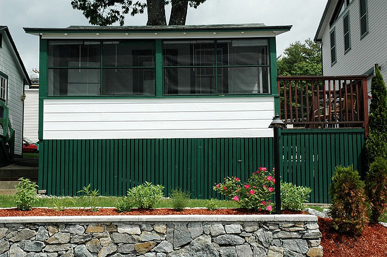 Cottages (Weirs Beach, New Hampshire, United States)