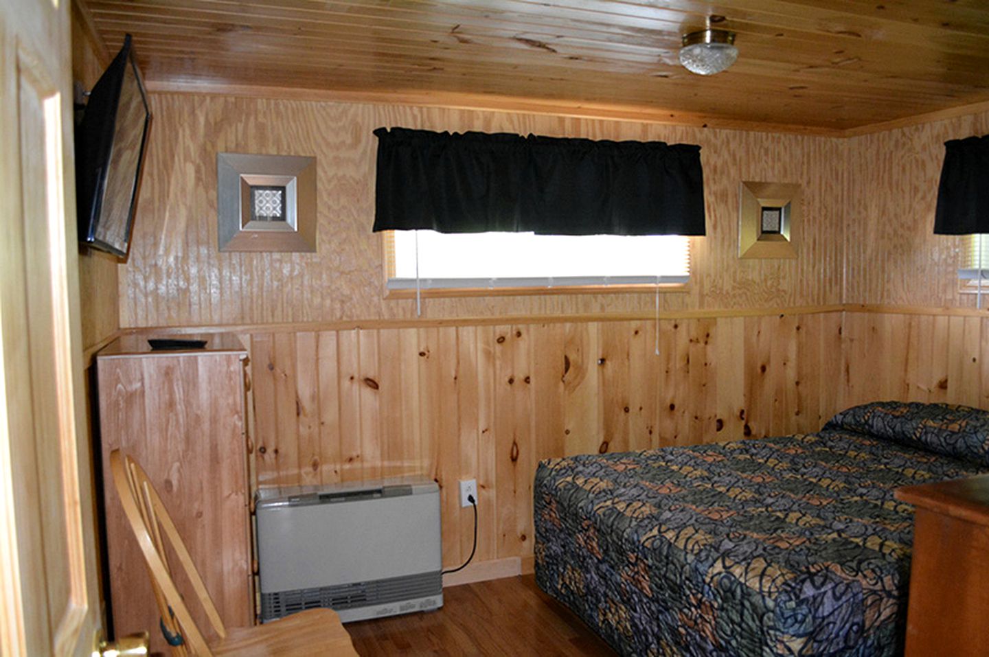Comfortable Group Camping Rental with Weber Gas Grill in Lake Region of New Hampshire