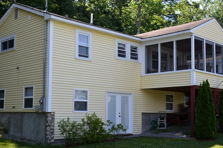 Cottages (Weirs Beach, New Hampshire, United States)