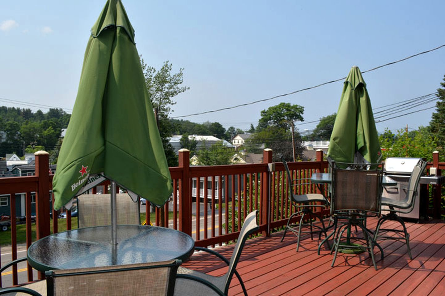 12-Person Cottage Rental with Spacious Balcony in White Mountains, New Hampshire