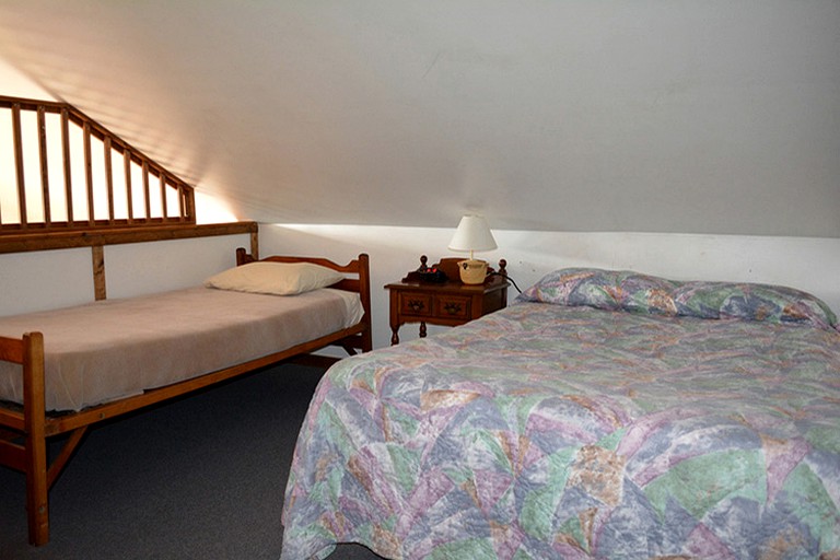 Cabins (Weirs Beach, New Hampshire, United States)