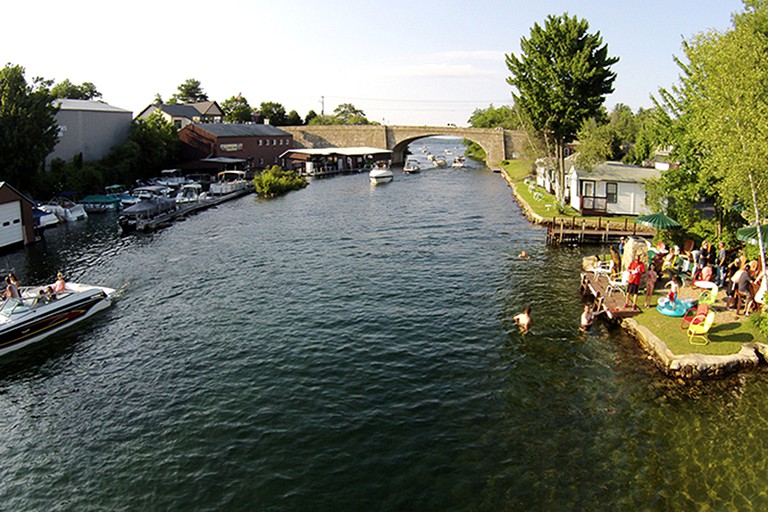 Cottages (Weirs Beach, New Hampshire, United States)