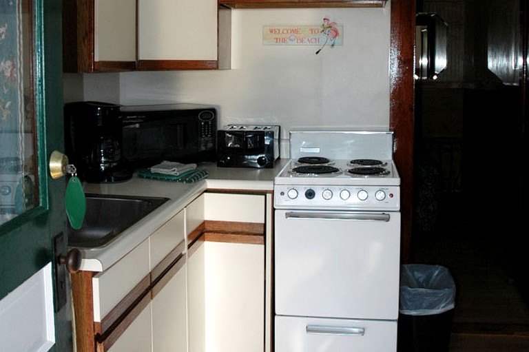 Cottages (Weirs Beach, New Hampshire, United States)