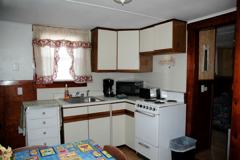 Cottages (Weirs Beach, New Hampshire, United States)