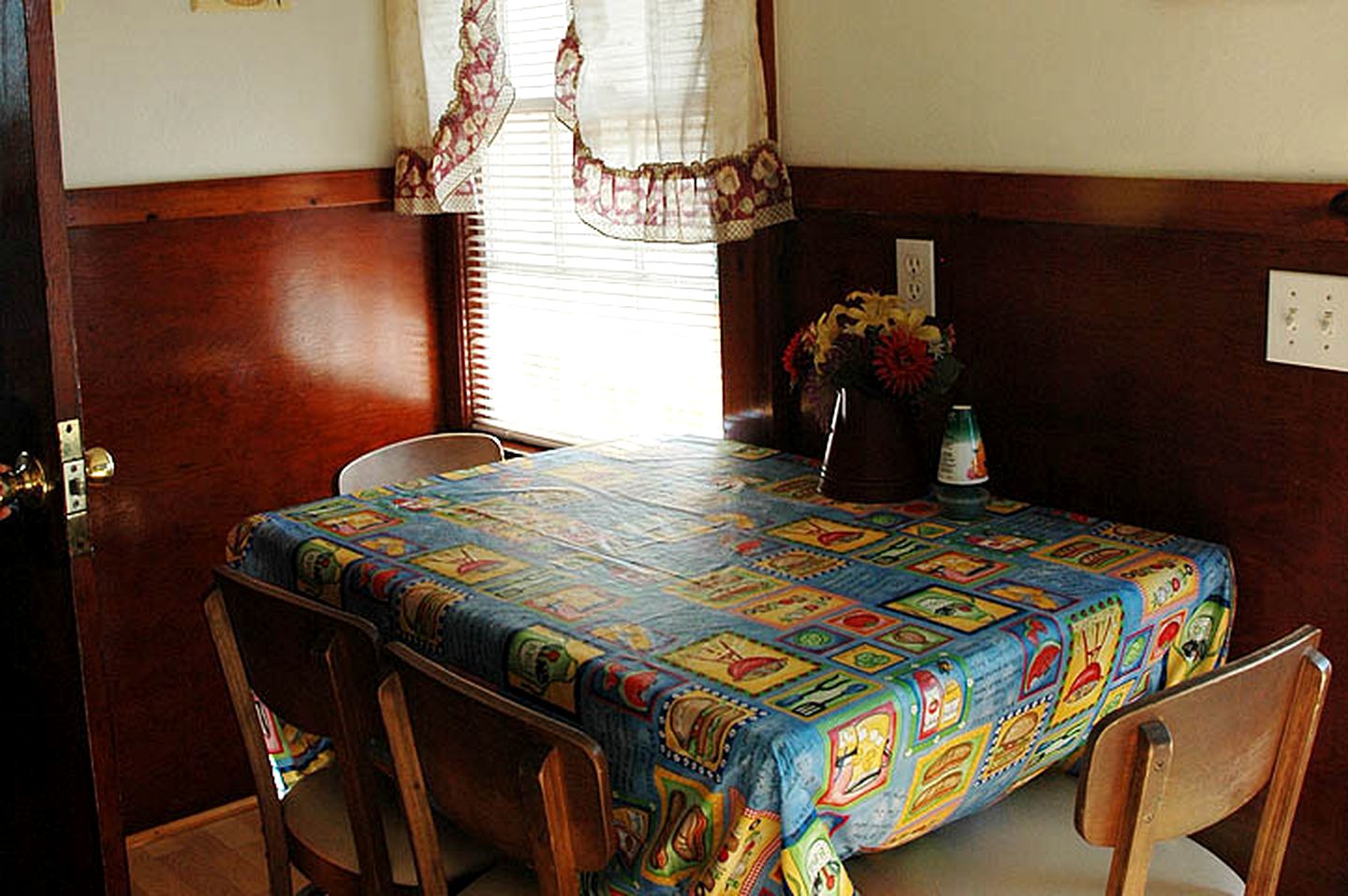 Lovely Lakefront Cottage Rental with Private Beach in New Hampshire