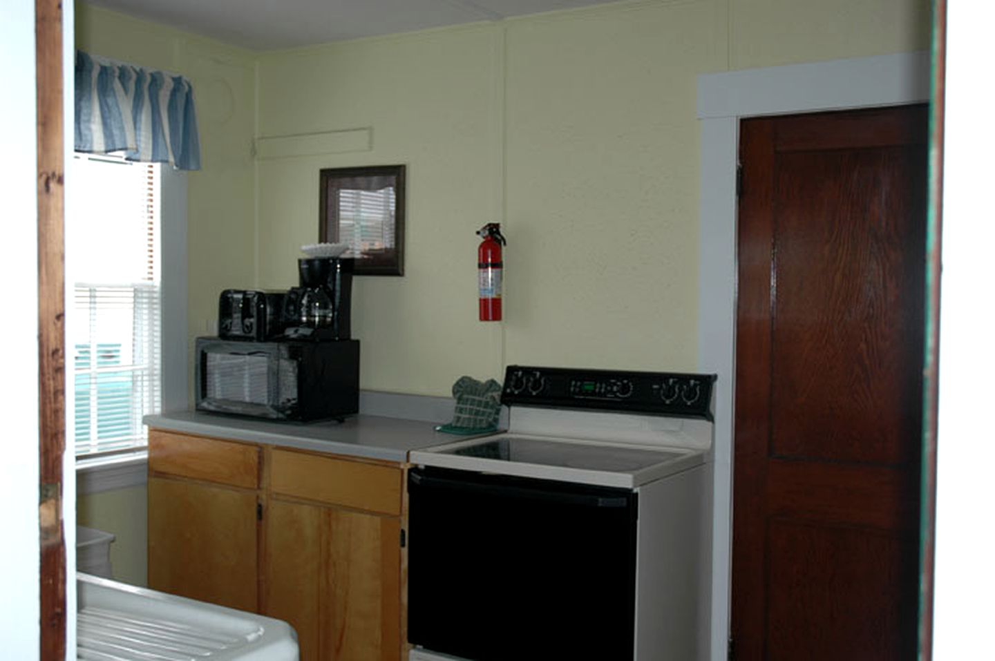 Spacious Cottage Rental Ideal for Group Getaway near Lake Winnipesaukee