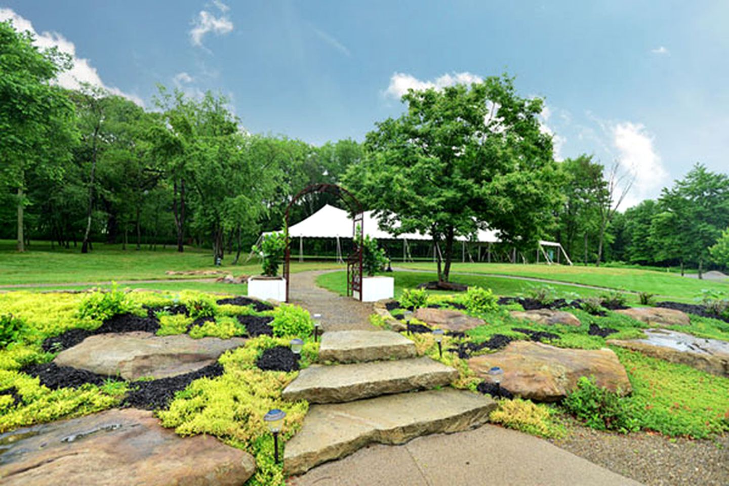 Gorgeous Suite for a Romantic Getaway near Pittsburgh, Pennsylvania