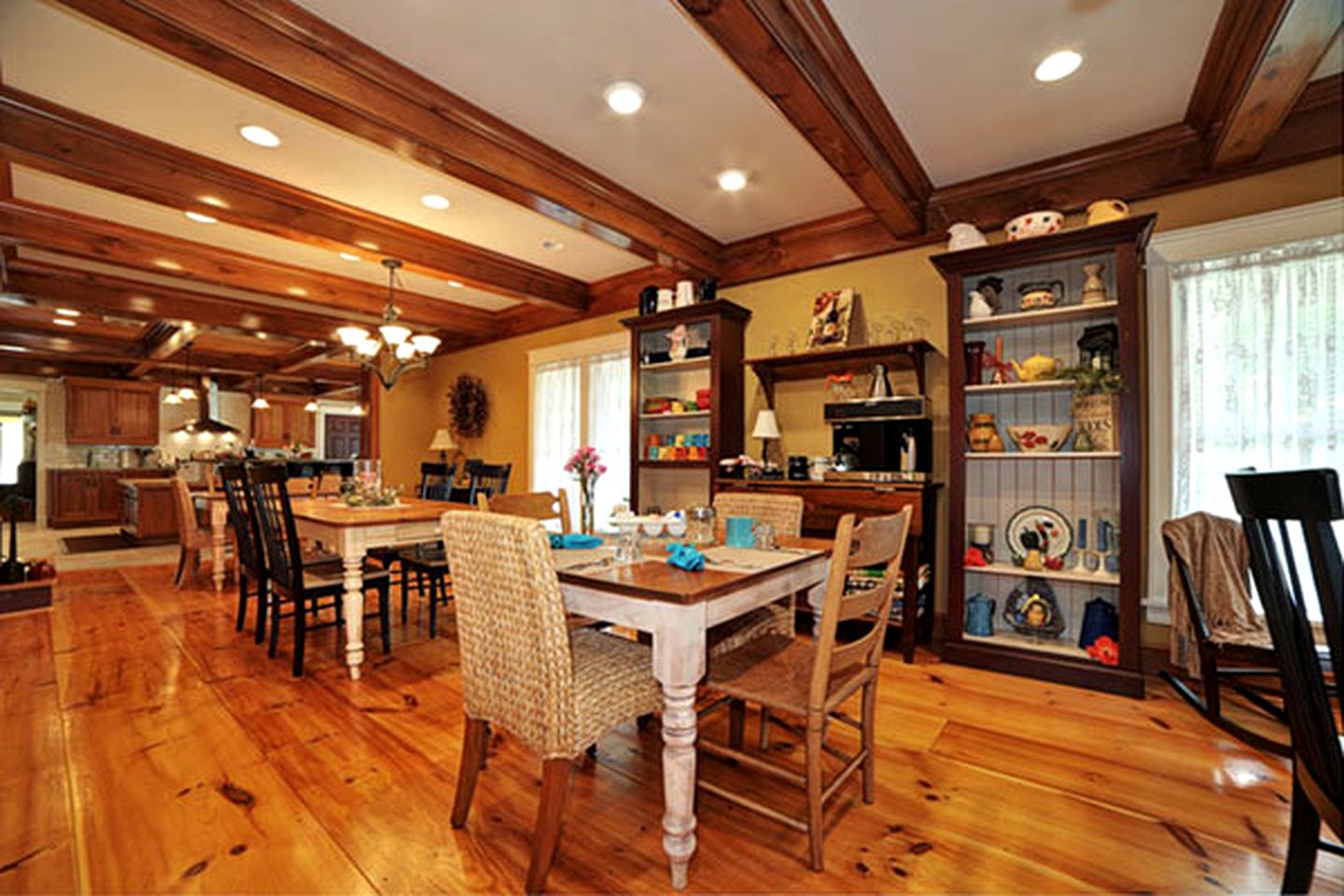 Gorgeous Suite for a Romantic Getaway near Pittsburgh, Pennsylvania