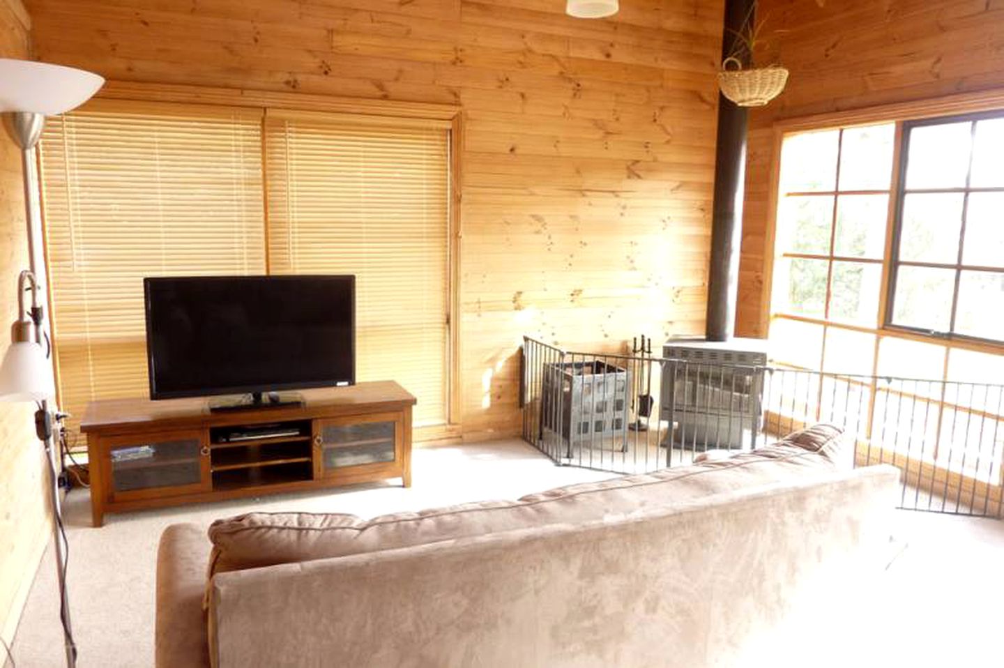 Vineyard Holiday Cottage near Richmond, Tasmania