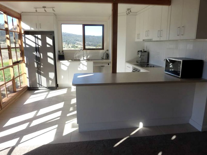 Cottages (Tea Tree, Tasmania, Australia)