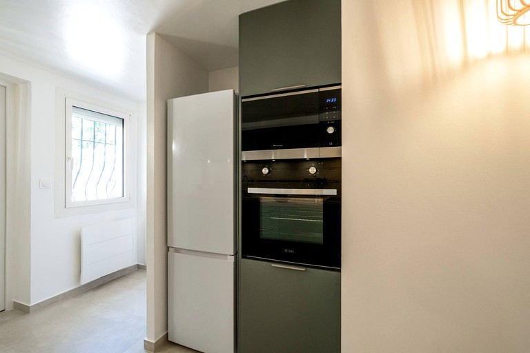 Vacation Rentals (France, Biot, Provence-Alpes-Côte d'Azur)