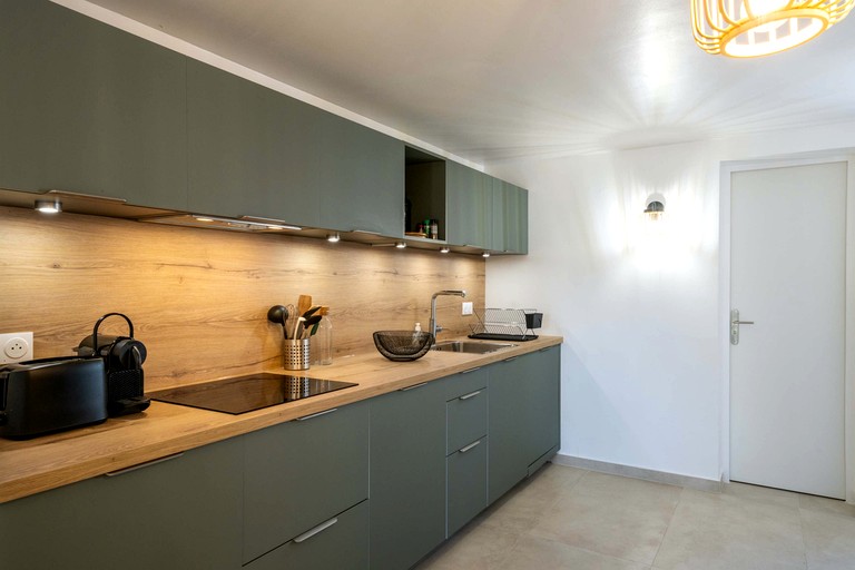 Vacation Rentals (France, Biot, Provence-Alpes-Côte d'Azur)