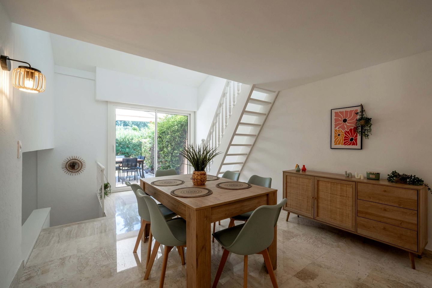 Charming Air-Conditioned House with Garden & Pergola Near Biot, France