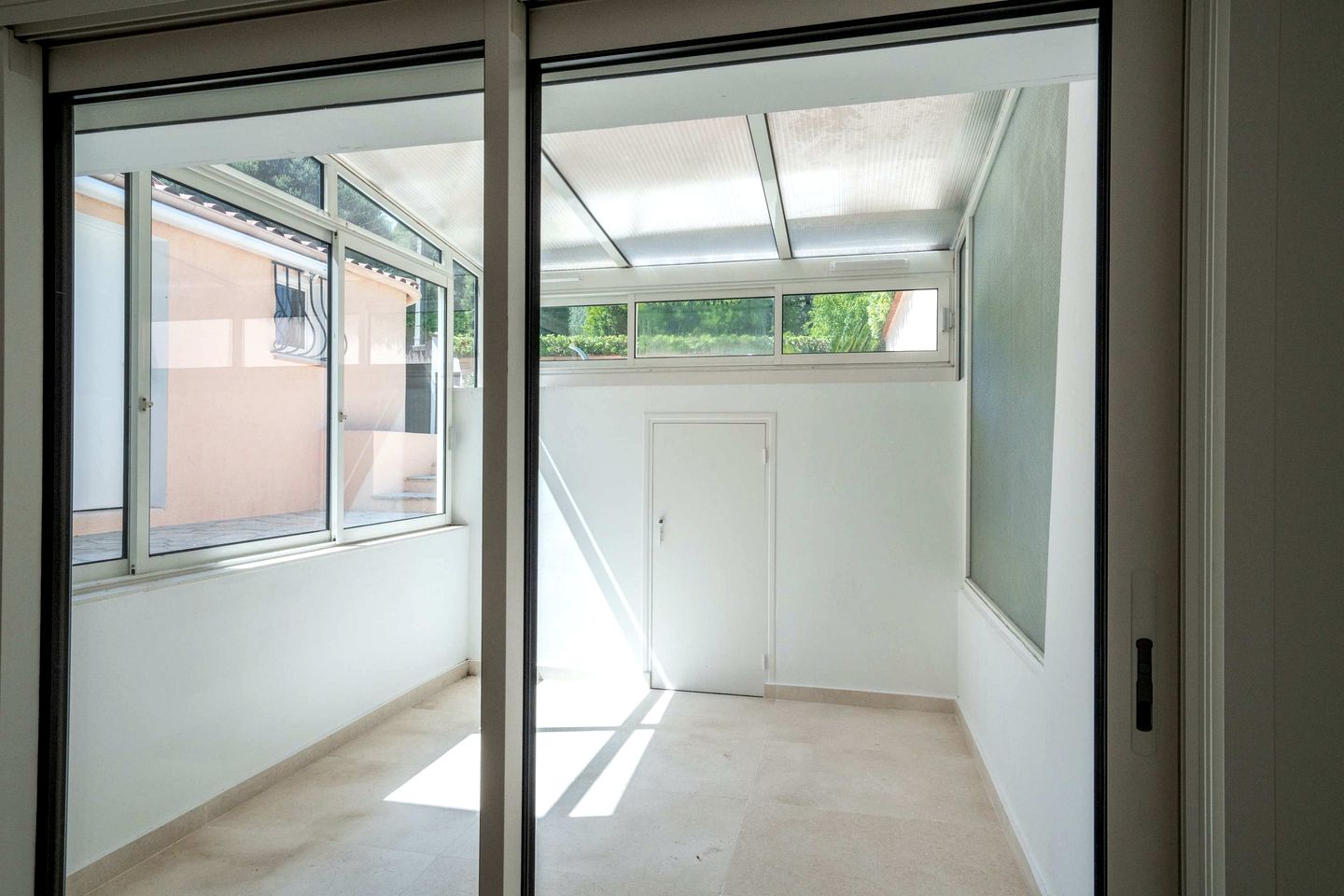 Charming Air-Conditioned House with Garden & Pergola Near Biot, France