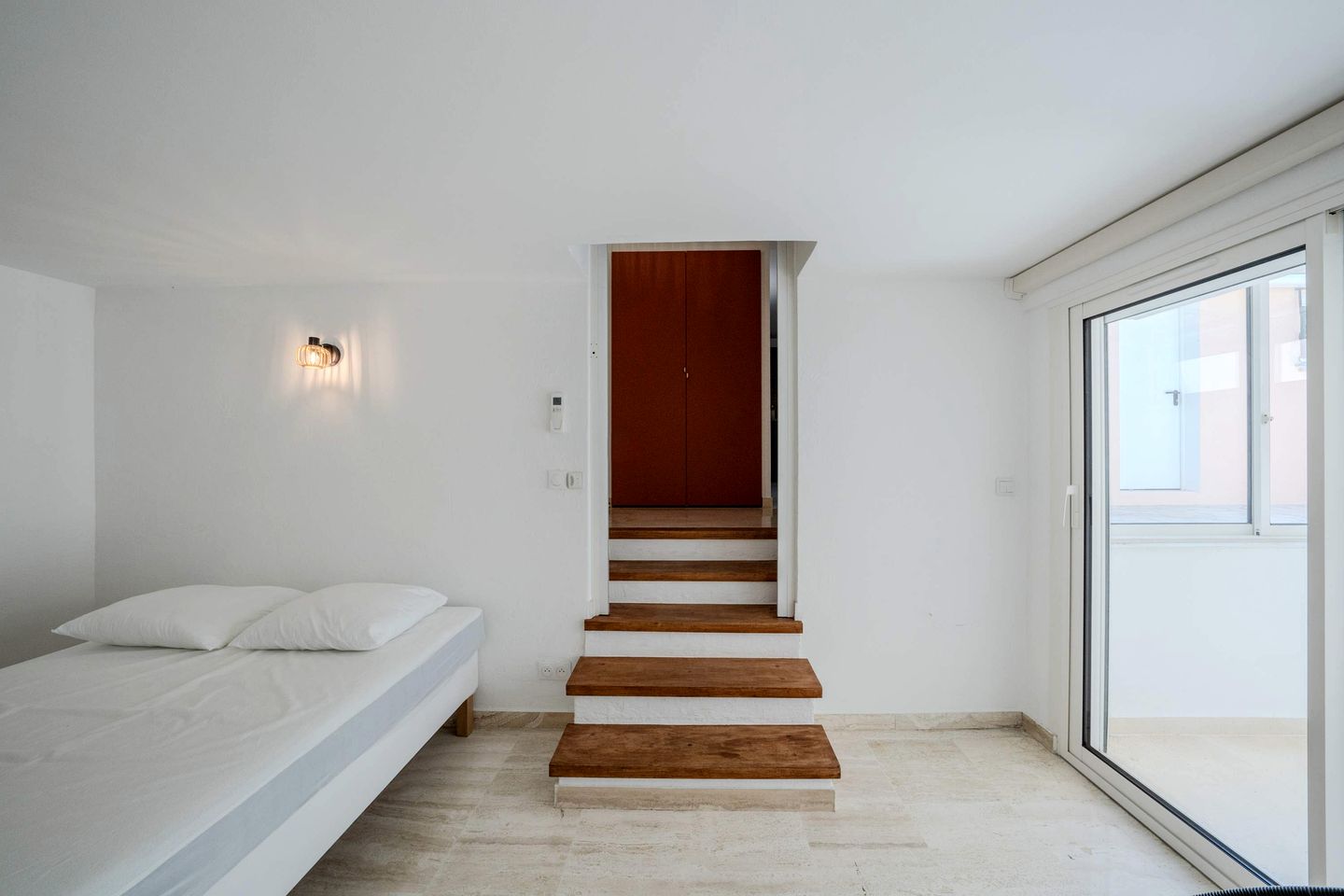 Charming Air-Conditioned House with Garden & Pergola Near Biot, France