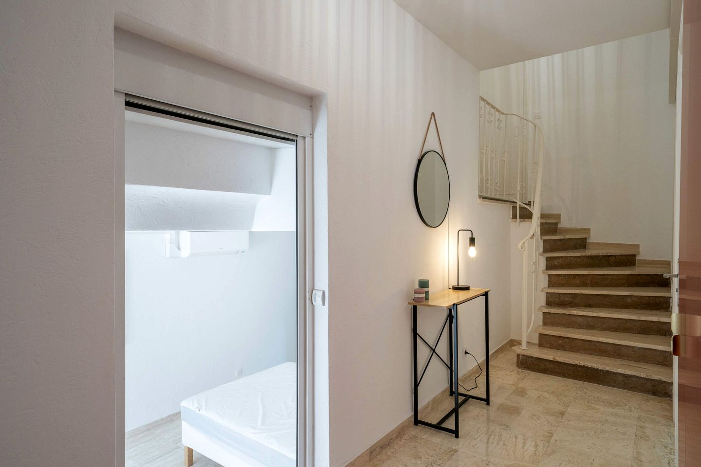 Charming Air-Conditioned House with Garden & Pergola Near Biot, France