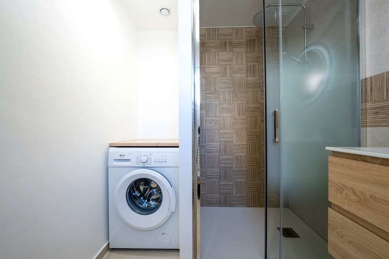 Vacation Rentals (France, Biot, Provence-Alpes-Côte d'Azur)