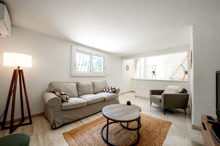 Vacation Rentals (France, Biot, Provence-Alpes-Côte d'Azur)