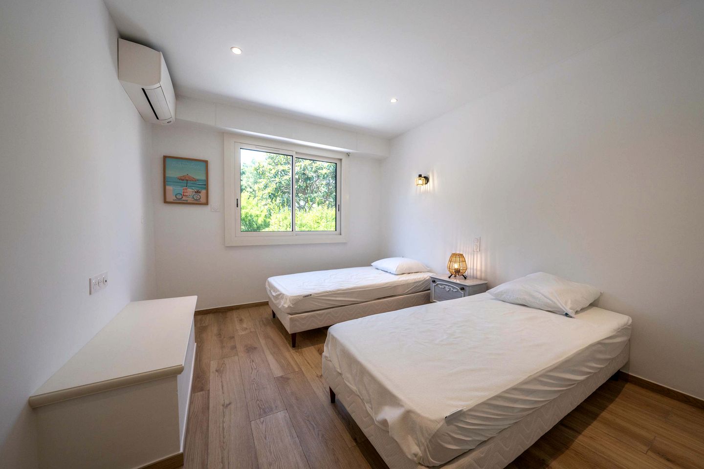 Charming Air-Conditioned House with Garden & Pergola Near Biot, France