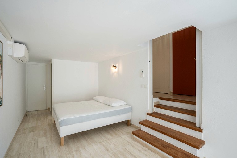 Vacation Rentals (France, Biot, Provence-Alpes-Côte d'Azur)