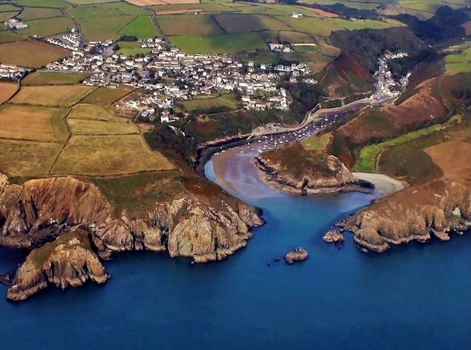 Cottages (United Kingdom, Trefasser, Wales)