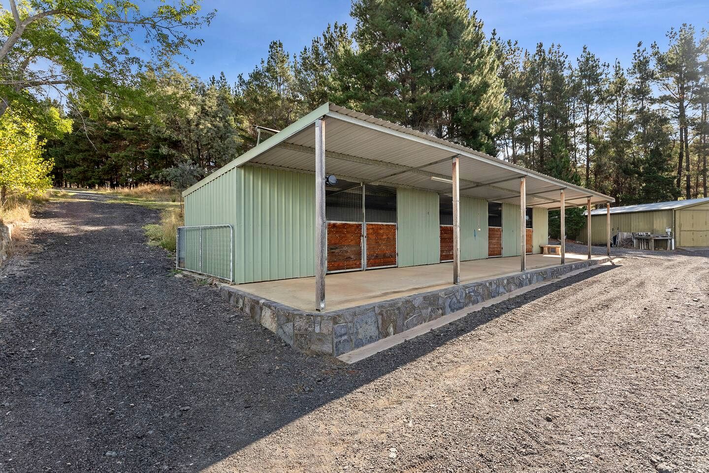 Peaceful Farm Retreat with Tree House & Guest Cottage near Canberra in Carwoola, Australia