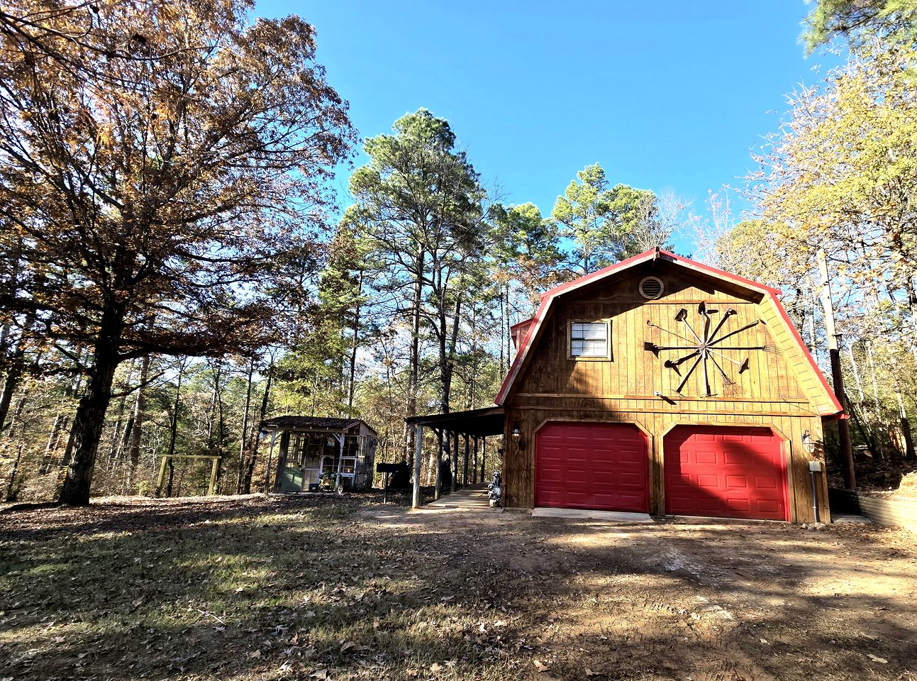 Charming Barn Retreat Surrounded by Nature Near Lake O the Pines in Texas