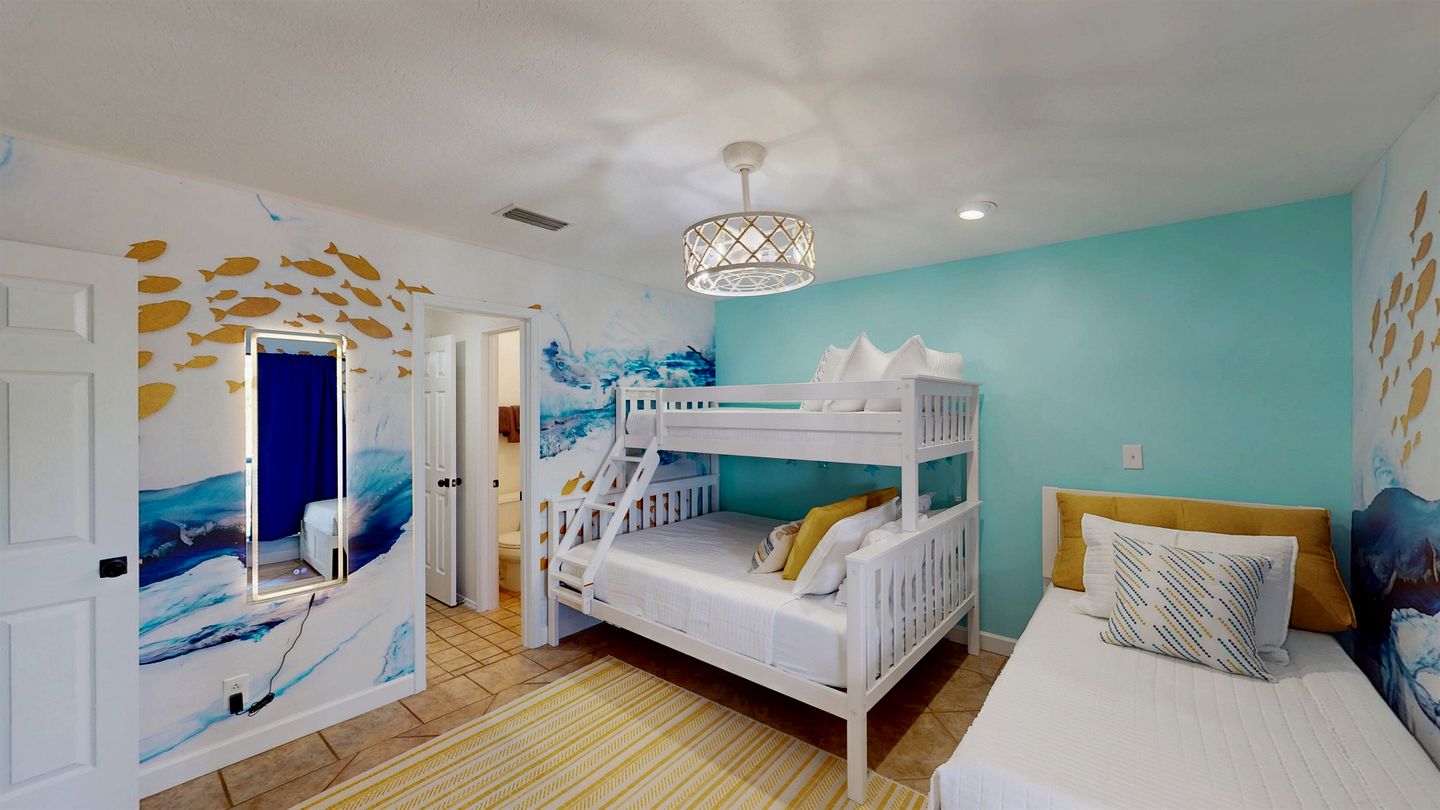 Charming Beachside Home with Private Patio & Dog-Friendly Policy near Surfside Shores, Gulf Shores, AL