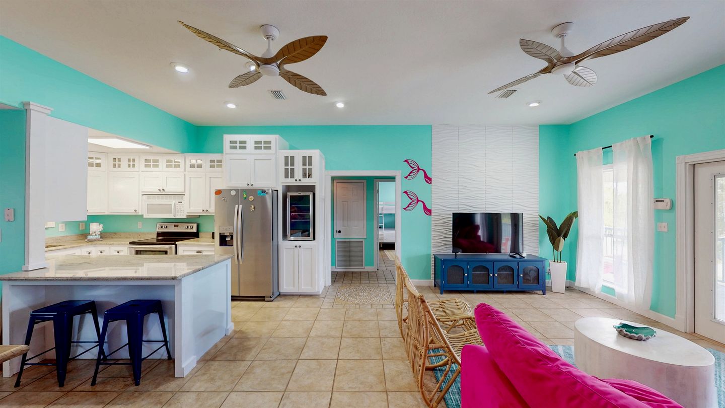 Charming Beachside Home with Private Patio & Dog-Friendly Policy near Surfside Shores, Gulf Shores, AL