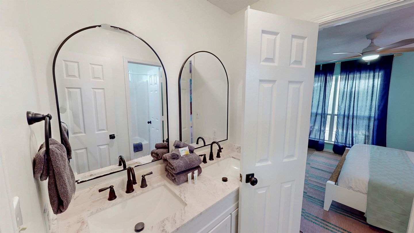 Charming Beachside Home with Private Patio & Dog-Friendly Policy near Surfside Shores, Gulf Shores, AL