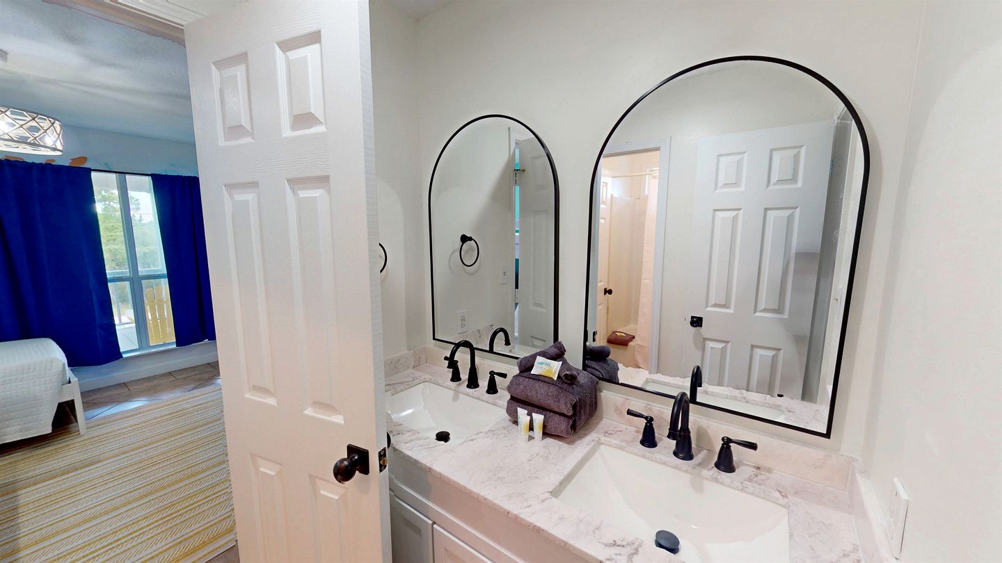 Charming Beachside Home with Private Patio & Dog-Friendly Policy near Surfside Shores, Gulf Shores, AL