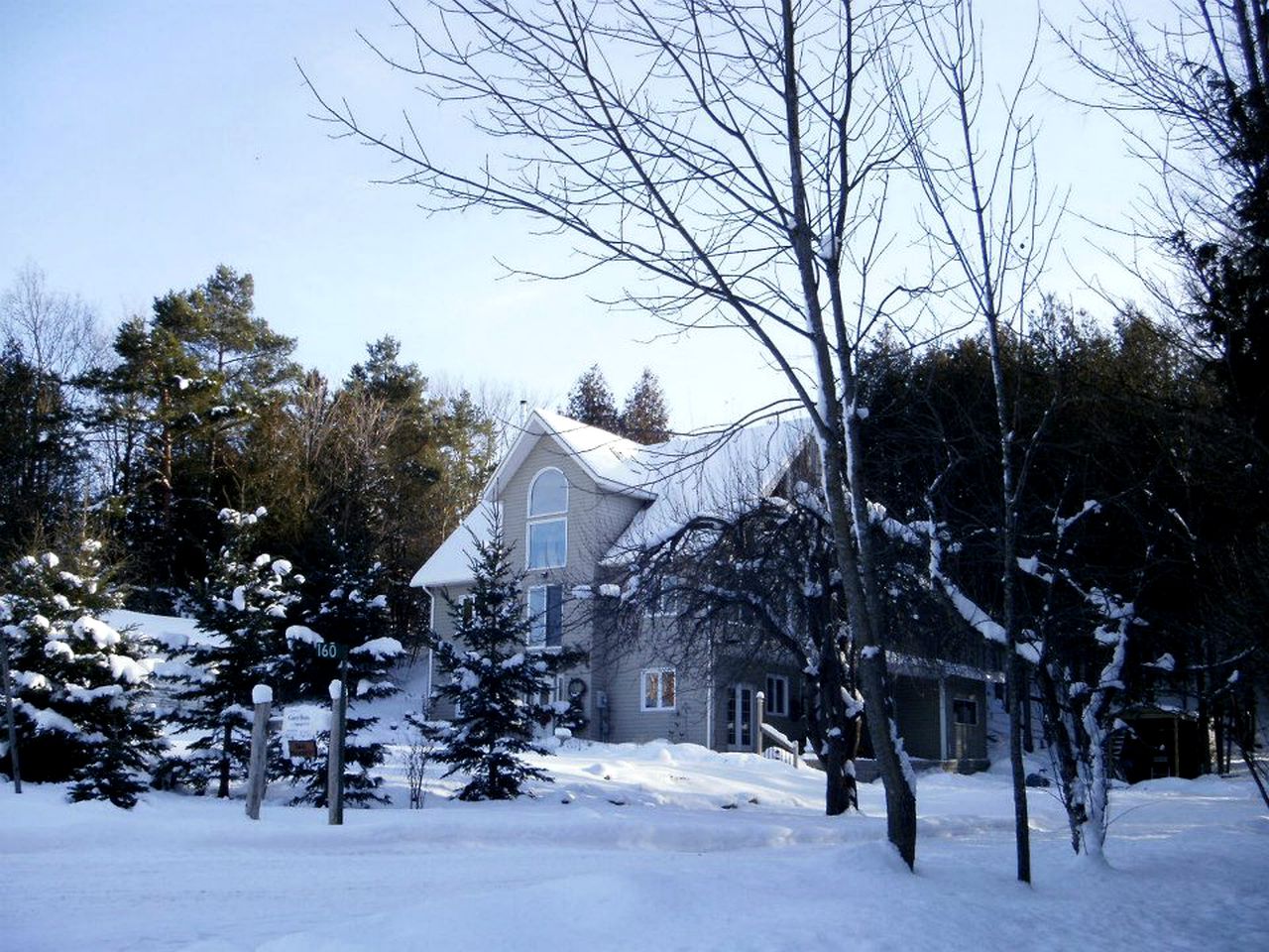 Charming Bed and Breakfast Accommodation near Eugenia Falls in Grey County, Ontario