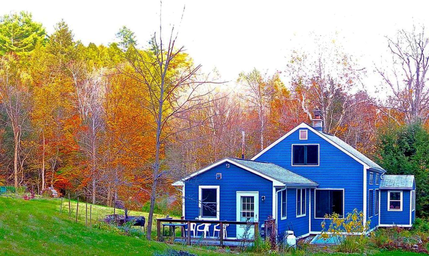 Cabins (Chesterfield, Massachusetts, United States)