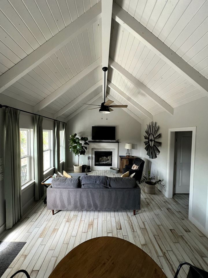 Charming Cabin for Glamping Vacations in Wimberley, Texas