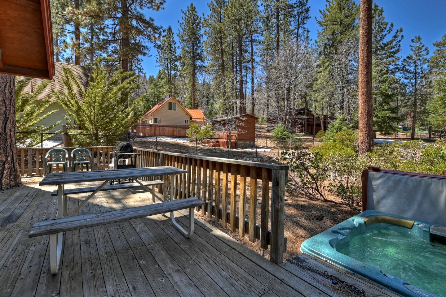 Charming Cabin with Hot-tub and Fireplace in Big Bear Lake, California