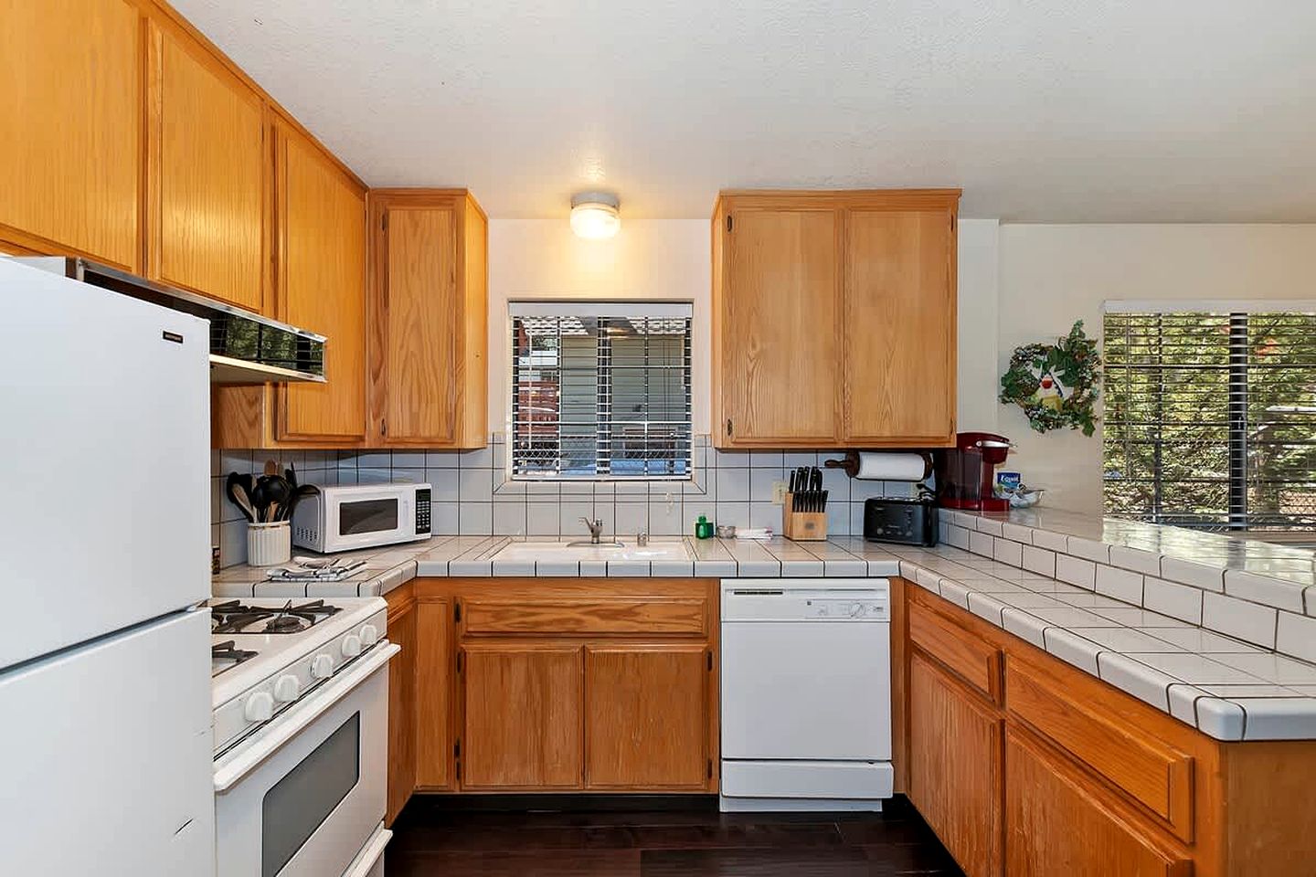 Charming Cabin with Hot-tub and Fireplace in Big Bear Lake, California