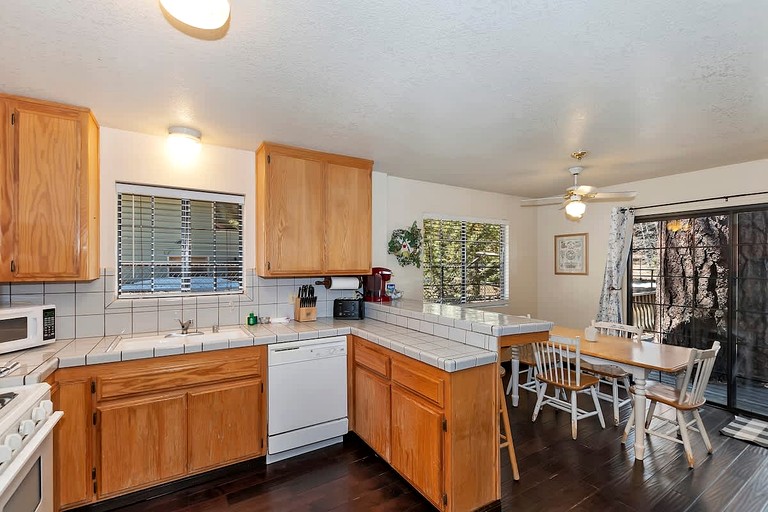 Cabins (United States of America, Big Bear Lake, California)