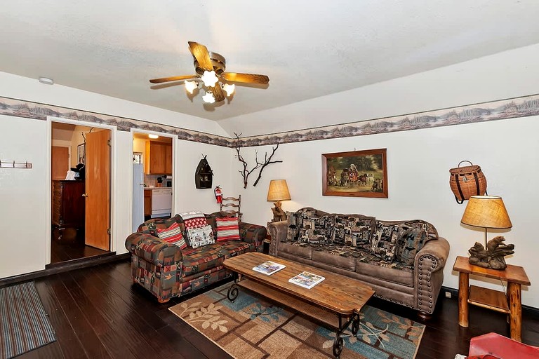 Cabins (United States of America, Big Bear Lake, California)