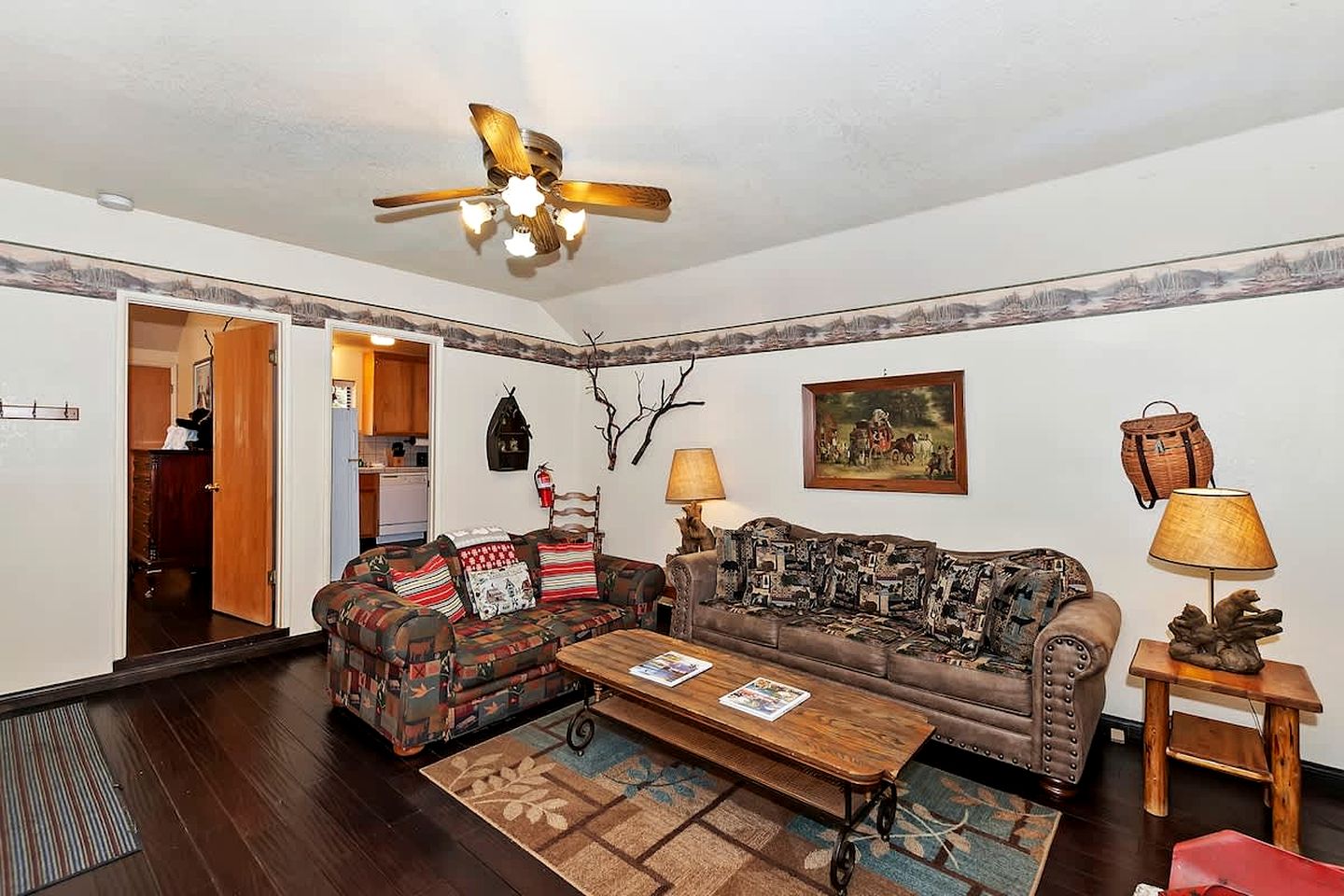 Charming Cabin with Hot-tub and Fireplace in Big Bear Lake, California