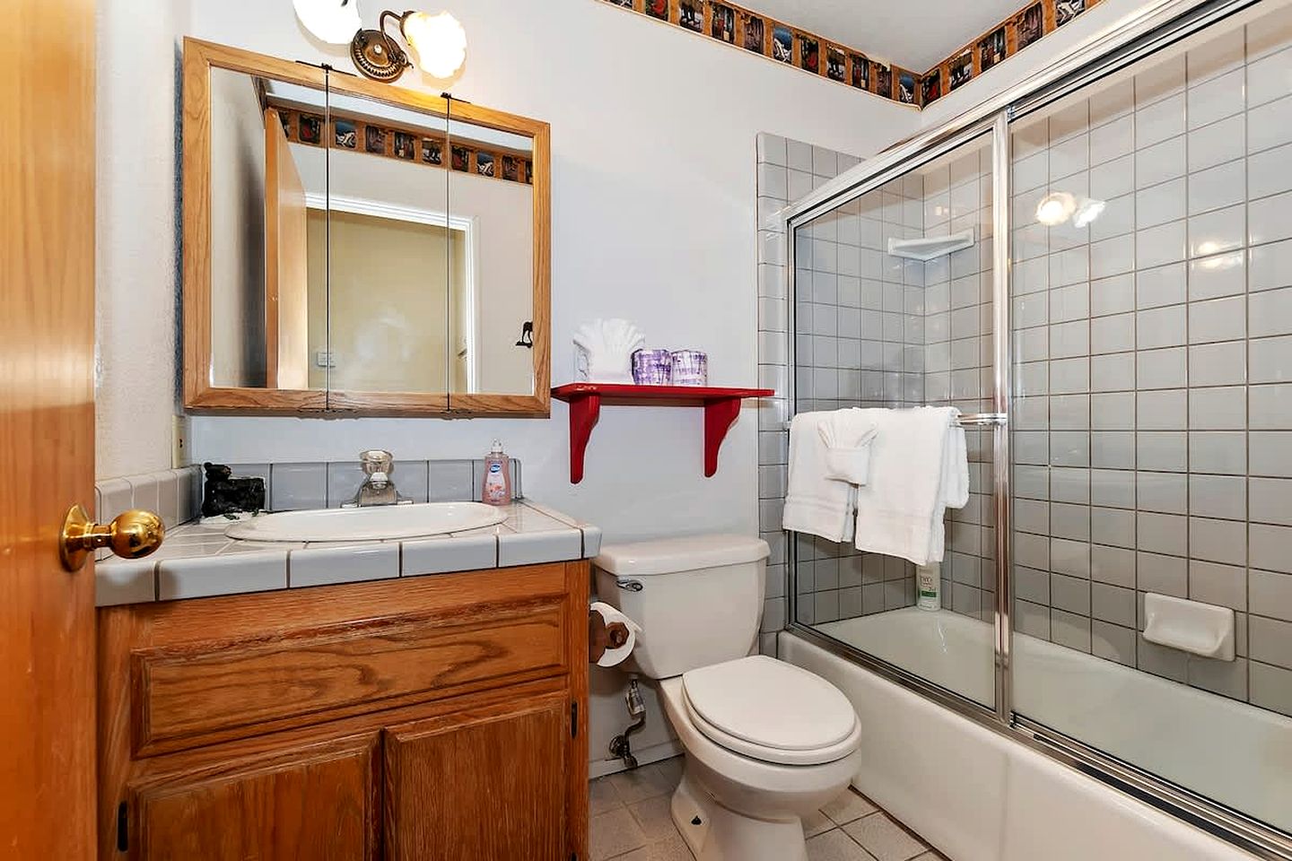 Charming Cabin with Hot-tub and Fireplace in Big Bear Lake, California