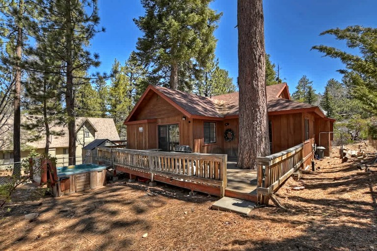 Cabins (United States of America, Big Bear Lake, California)