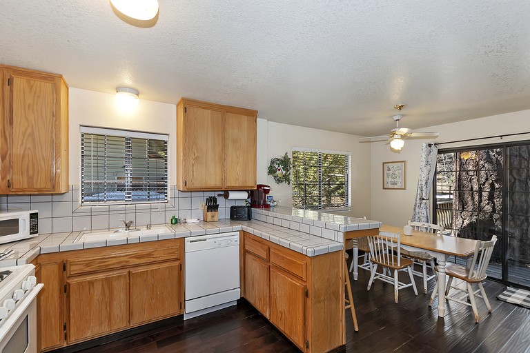 Cabins (United States of America, Big Bear Lake, California)