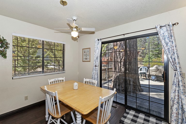 Cabins (United States of America, Big Bear Lake, California)