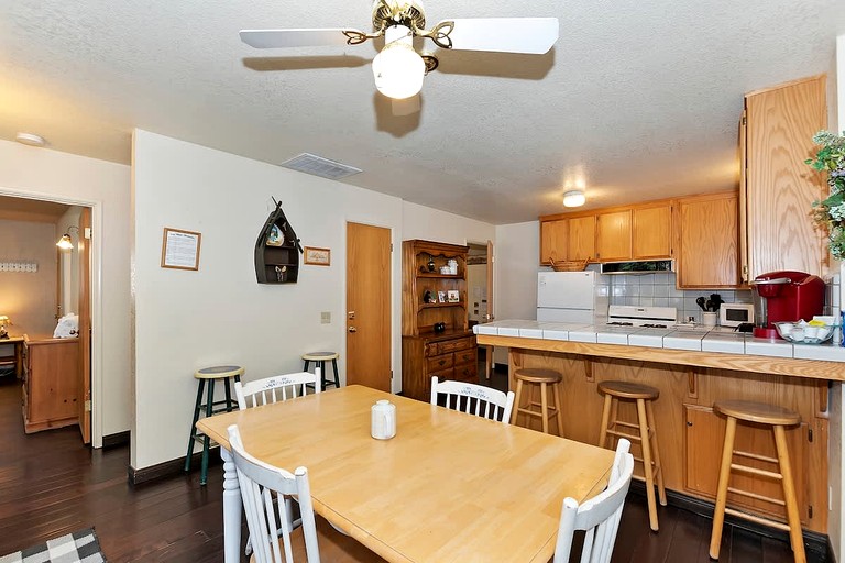 Cabins (United States of America, Big Bear Lake, California)