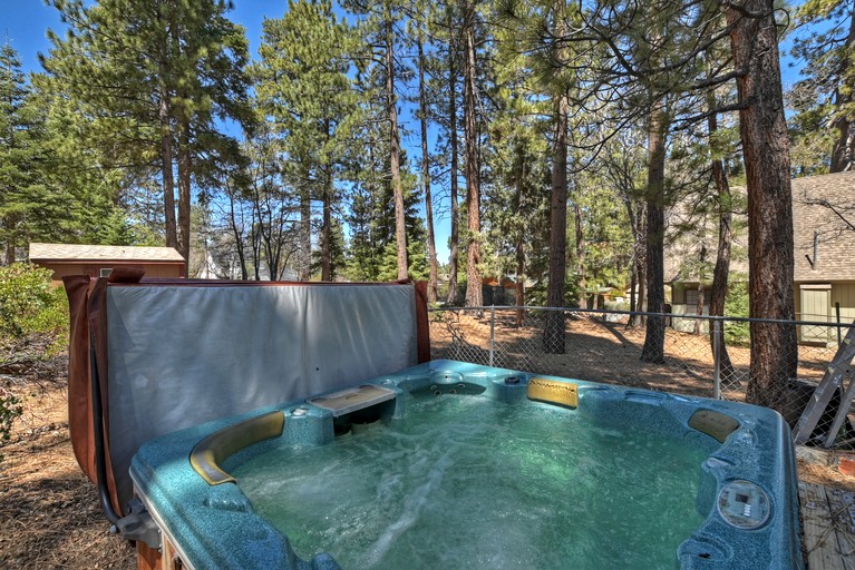 Cabins (United States of America, Big Bear Lake, California)
