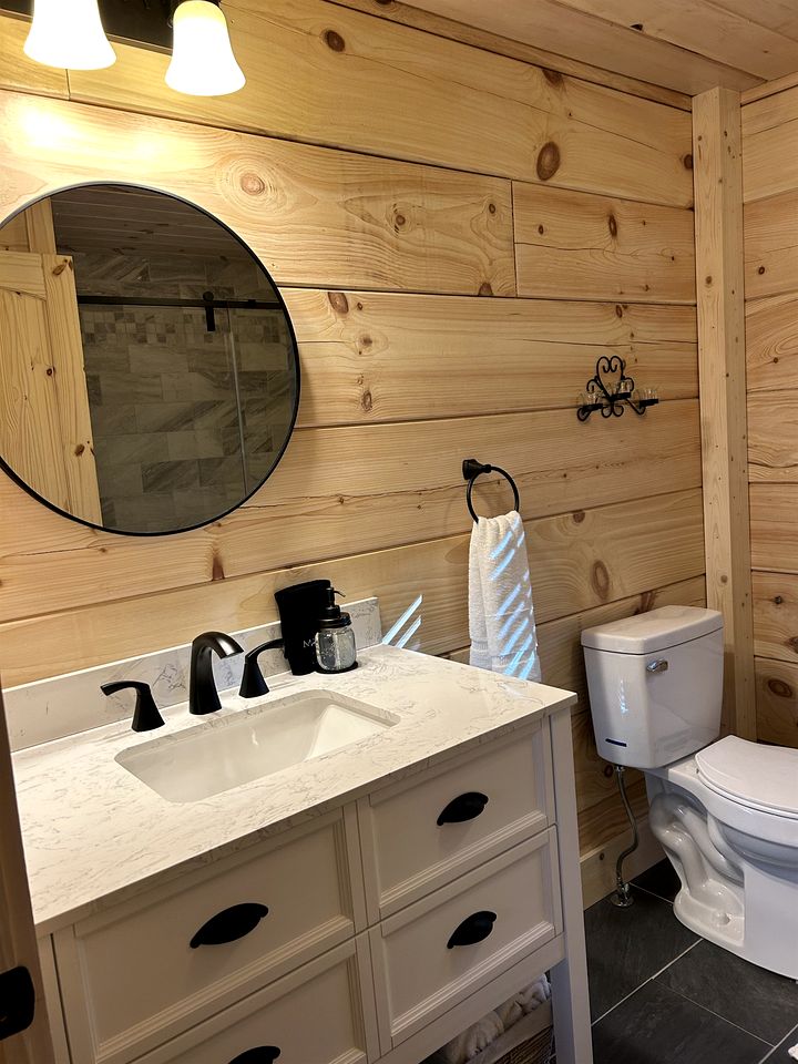Charming Cabin with Hot-tub and Stunning Views in Campbellsville, Kentucky